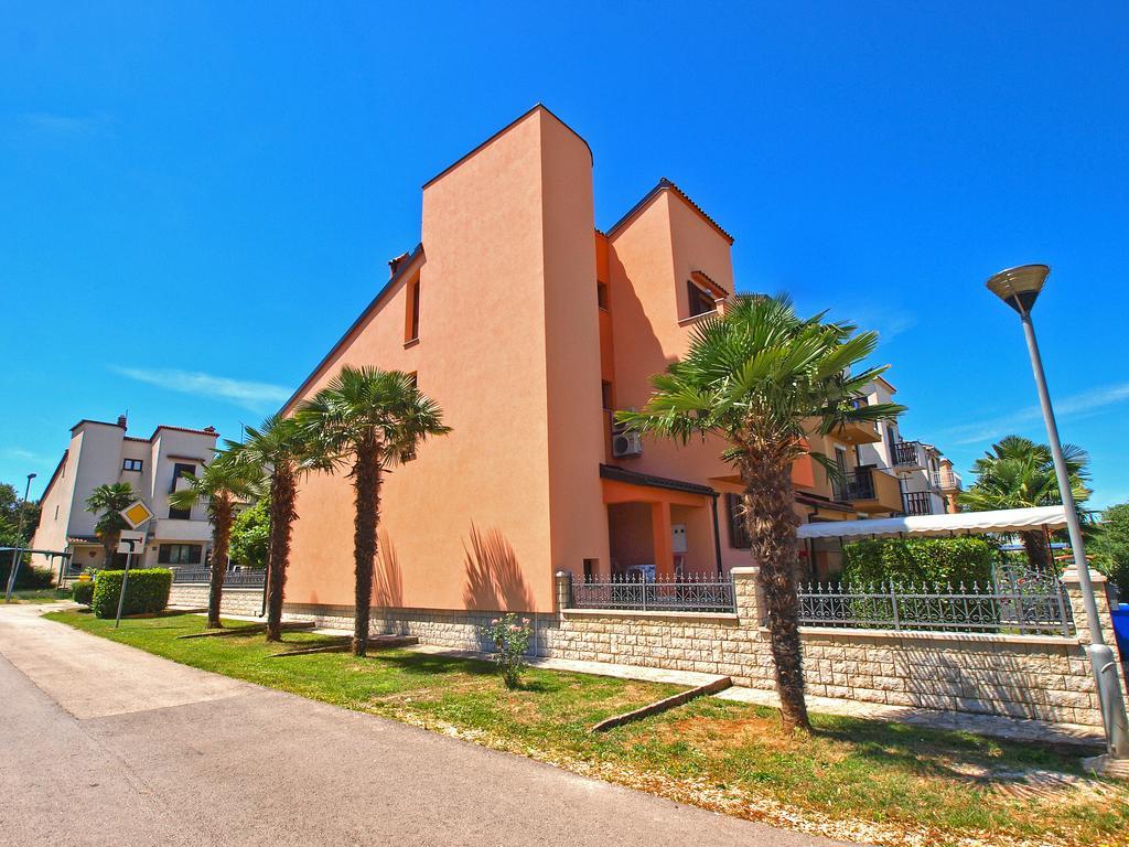 Apartment Zorko 707 ロヴィニ エクステリア 写真